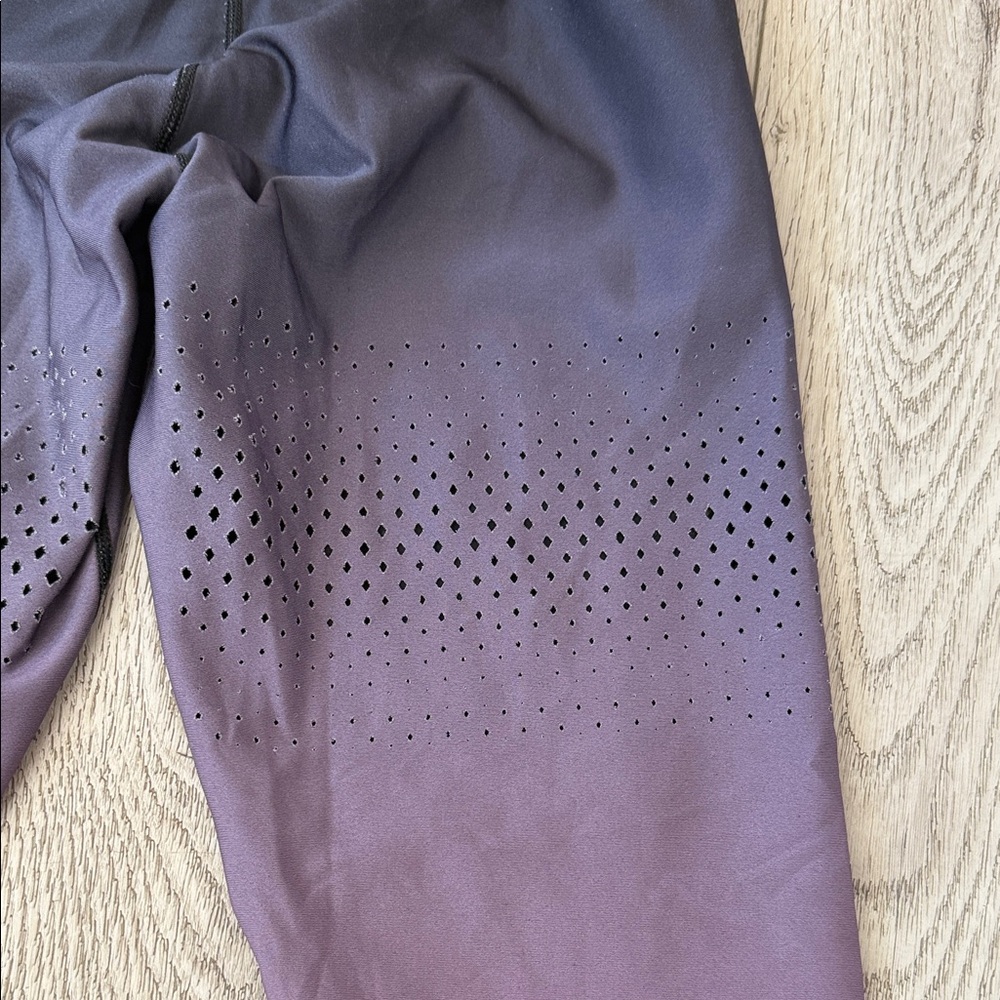 Ultracor Leggings in Black and pink Gradient - Picture 8 of 9